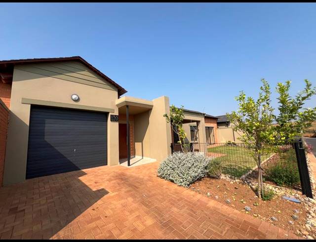 2 BEDROOM TOWNHOUSE FOR SALE IN RETIRE AT MIDSTREAM